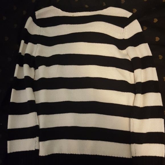 Black and white stripped sweater - Picture 2 of 2